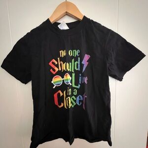 Harry Potter “no one should live in a closet” Pride Kids T-Shirt